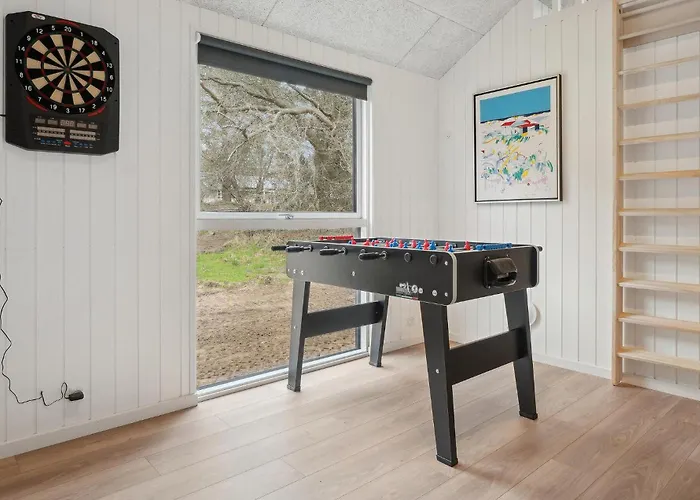 Beautiful In Aakirkeby With Sauna Дом отдыха